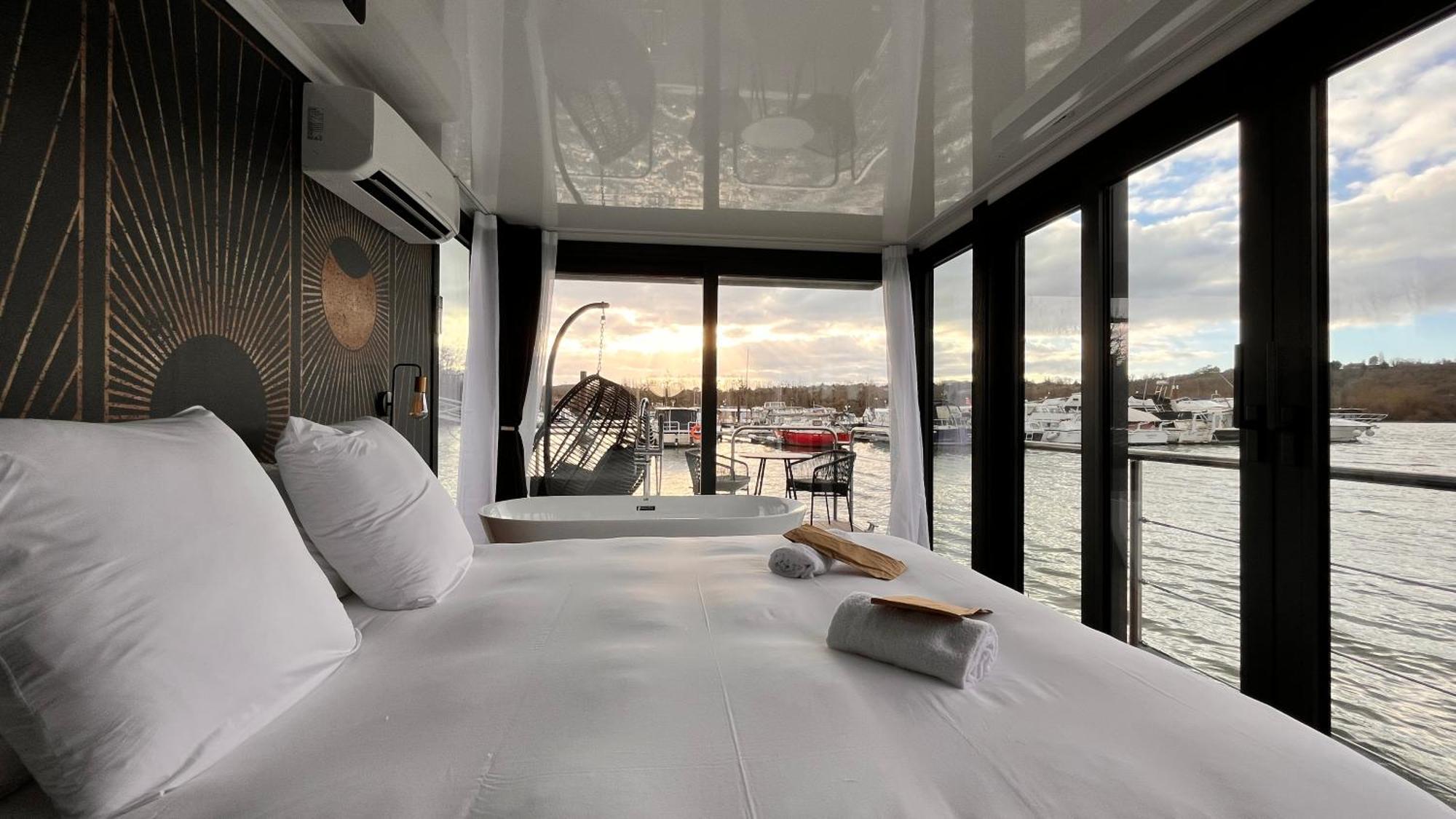 L'Escale Royale Saint-Martin-La-Garenne Port Ilon - Seine - Giverny Εξωτερικό φωτογραφία